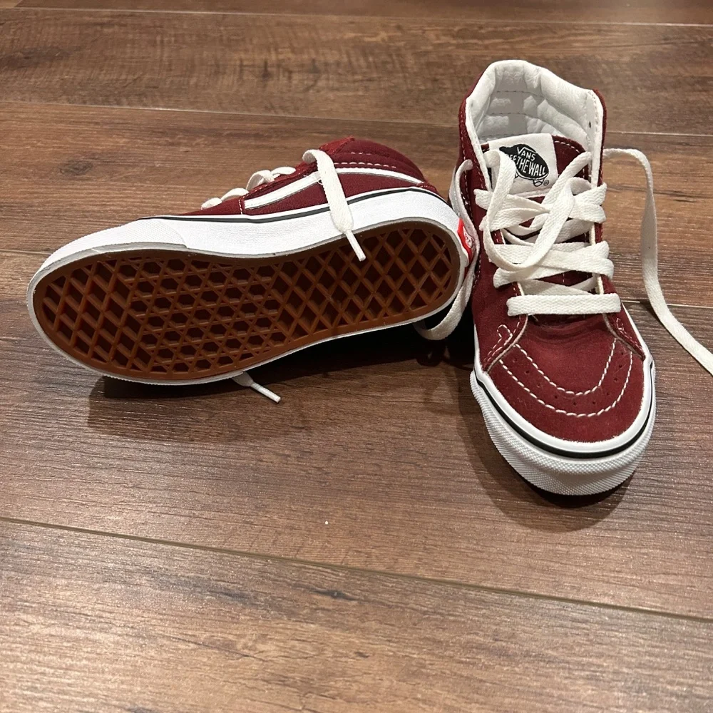 New - Never worn - Old Skool Maroon Vans size 13 Kods - Picture 2 of 3